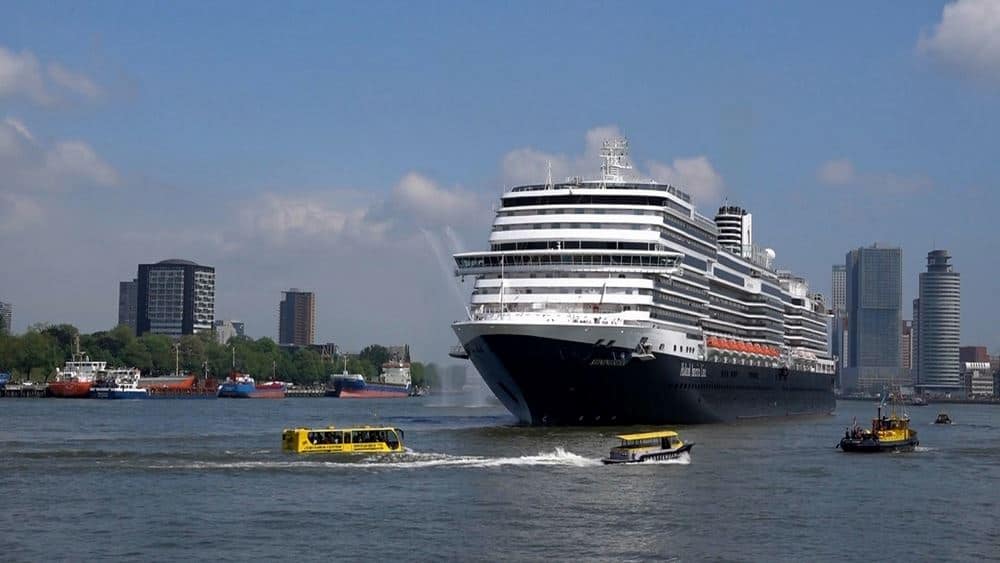 Holland America porta Rotterdam nel Mediterraneo: l’ammiraglia debutta tra Italia, Grecia, Turchia ed Egitto nell’autunno 2027