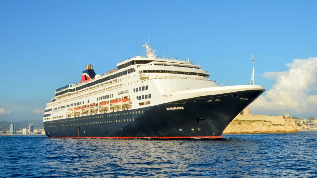 La crociera che non parte: si dorme su Renaissance, ma la nave resta a Marsiglia