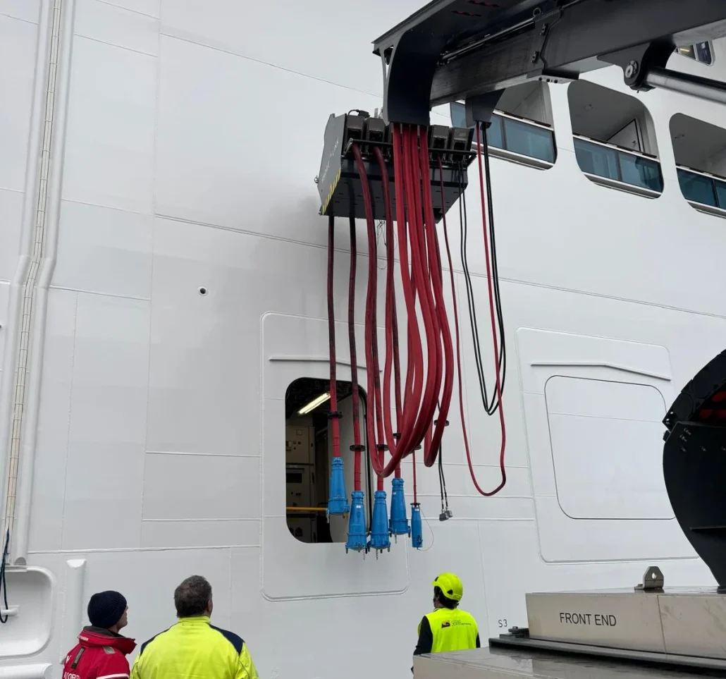 Il porto della Spezia accelera verso il futuro: nuovo test di cold ironing con Costa Toscana
