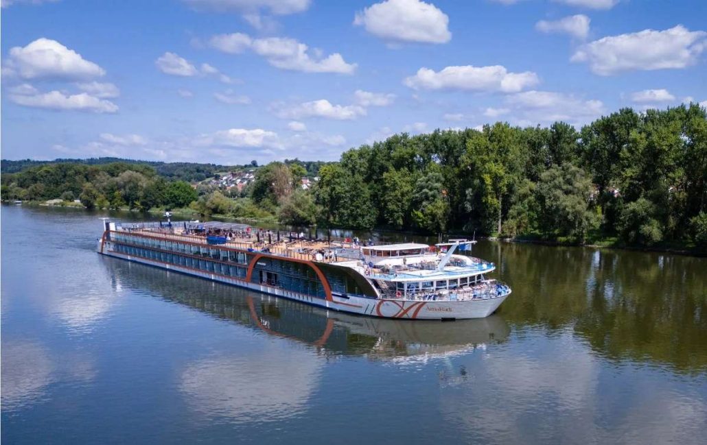 Anche il river cruise diventa più grande: AmaRudi porta il modello double-wide sul Danubio