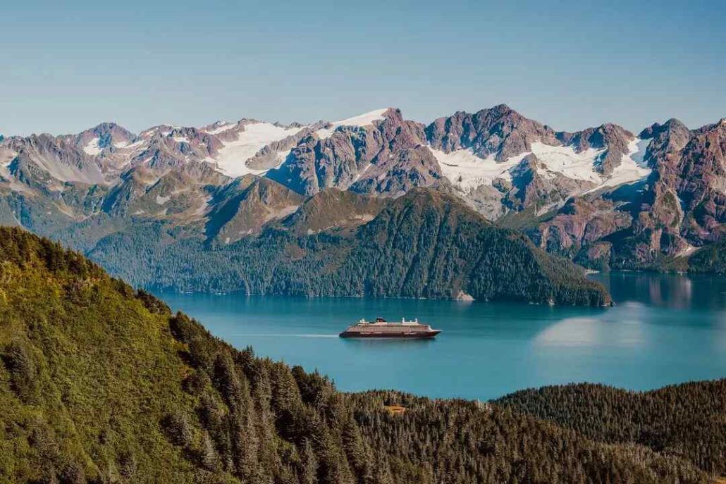 Explora Journeys porta EXPLORA III in Alaska: il grande Nord diventa ultra-luxury, tra ghiacciai, balene e wilderness